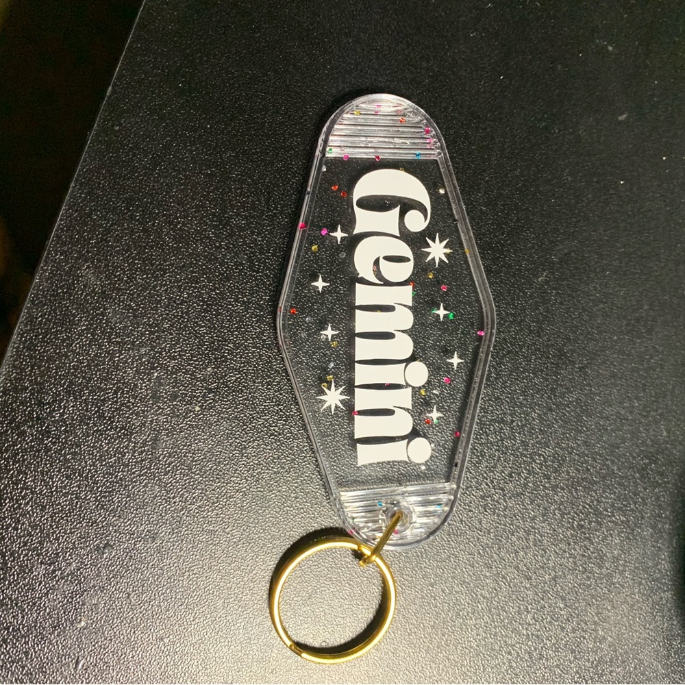 Motel Keychains - Picture 15 of 16
